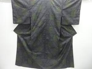 壺模様織り出し本場泥大島紬着物（5マルキ）